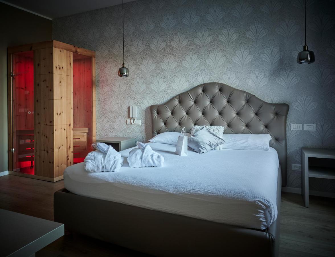 Lainez & Hotel