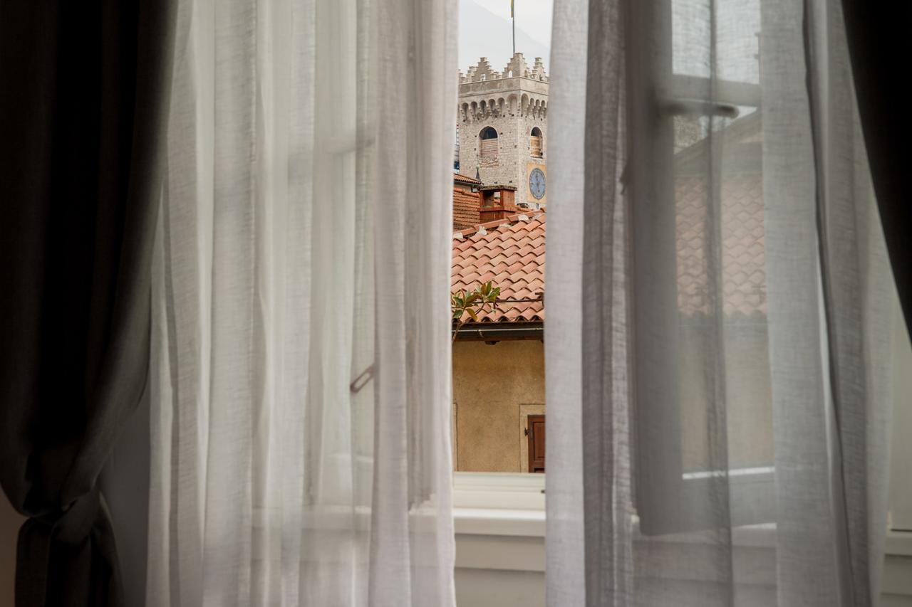 Lainez & Hotel 3*